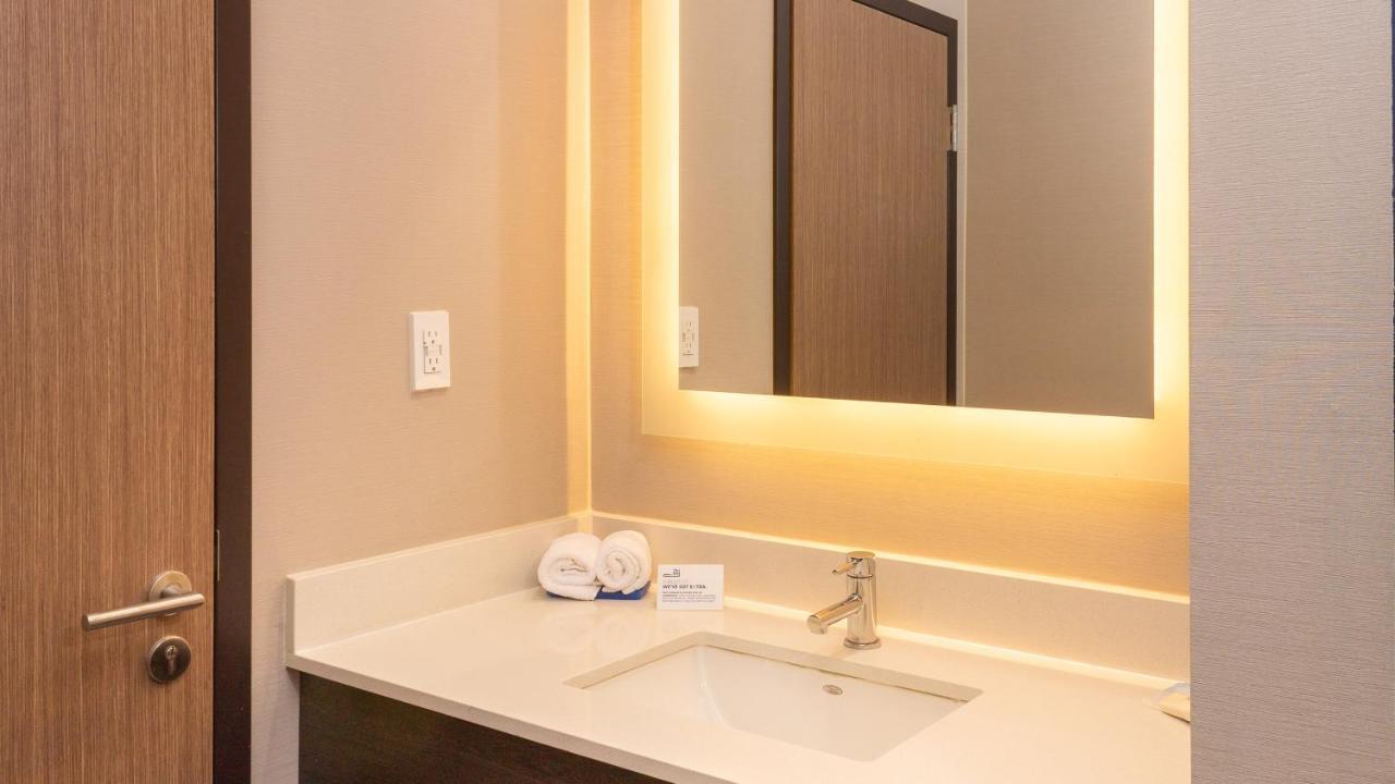 Holiday Inn Express & Suites - Tijuana Otay By Ihg ภายนอก รูปภาพ